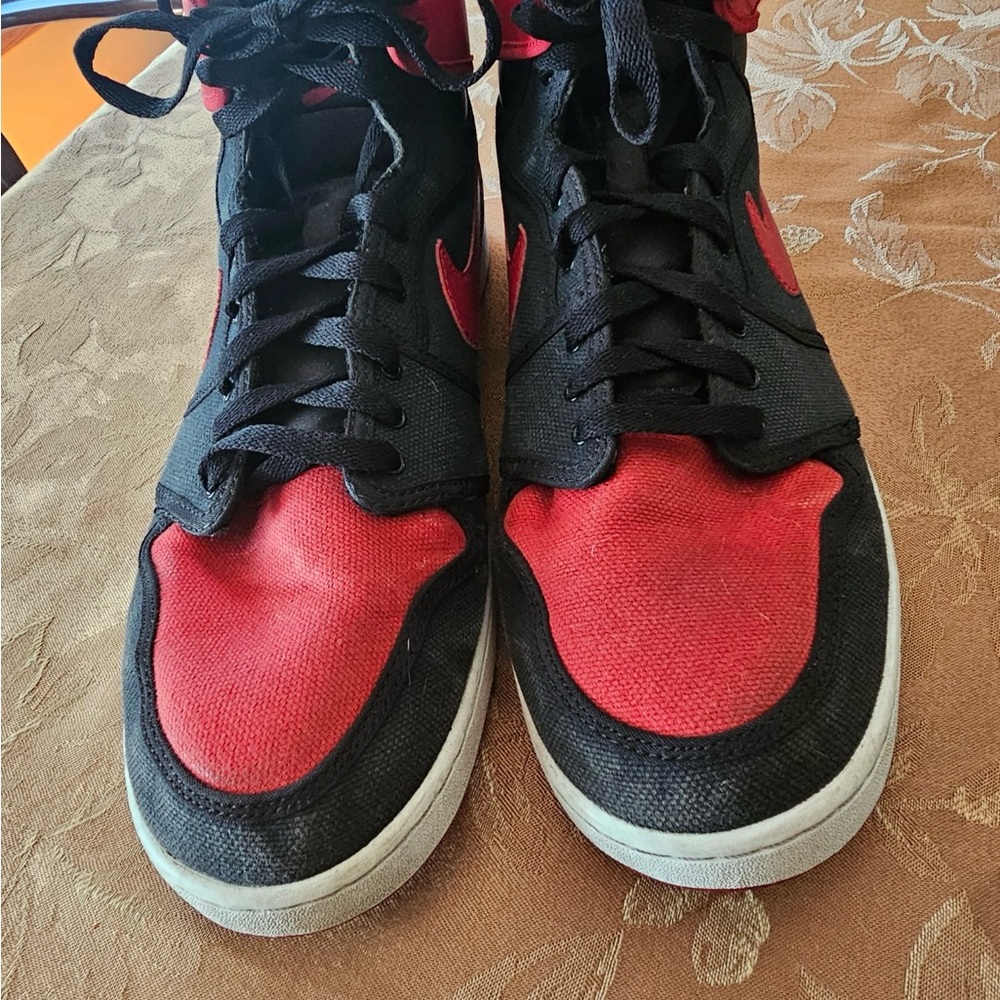 Nike Men’s Ajko Retro Red and Black High Top Athletic Sneaker Preowned - Picture 3 of 7